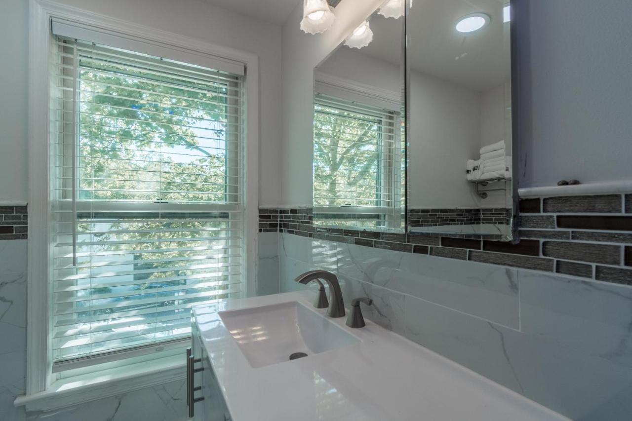 Luxurious Retreat, Parking, Restaurants, Near New Hope, 1Mile Delaware River Ламбъртвил Екстериор снимка